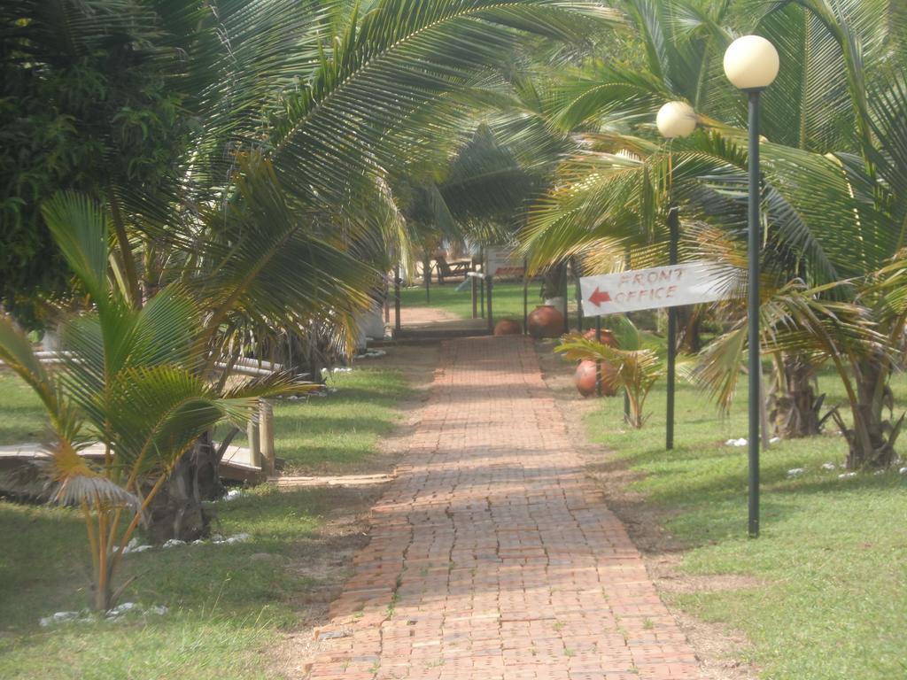 Legacy Tribe Beach Resort Prampram Экстерьер фото
